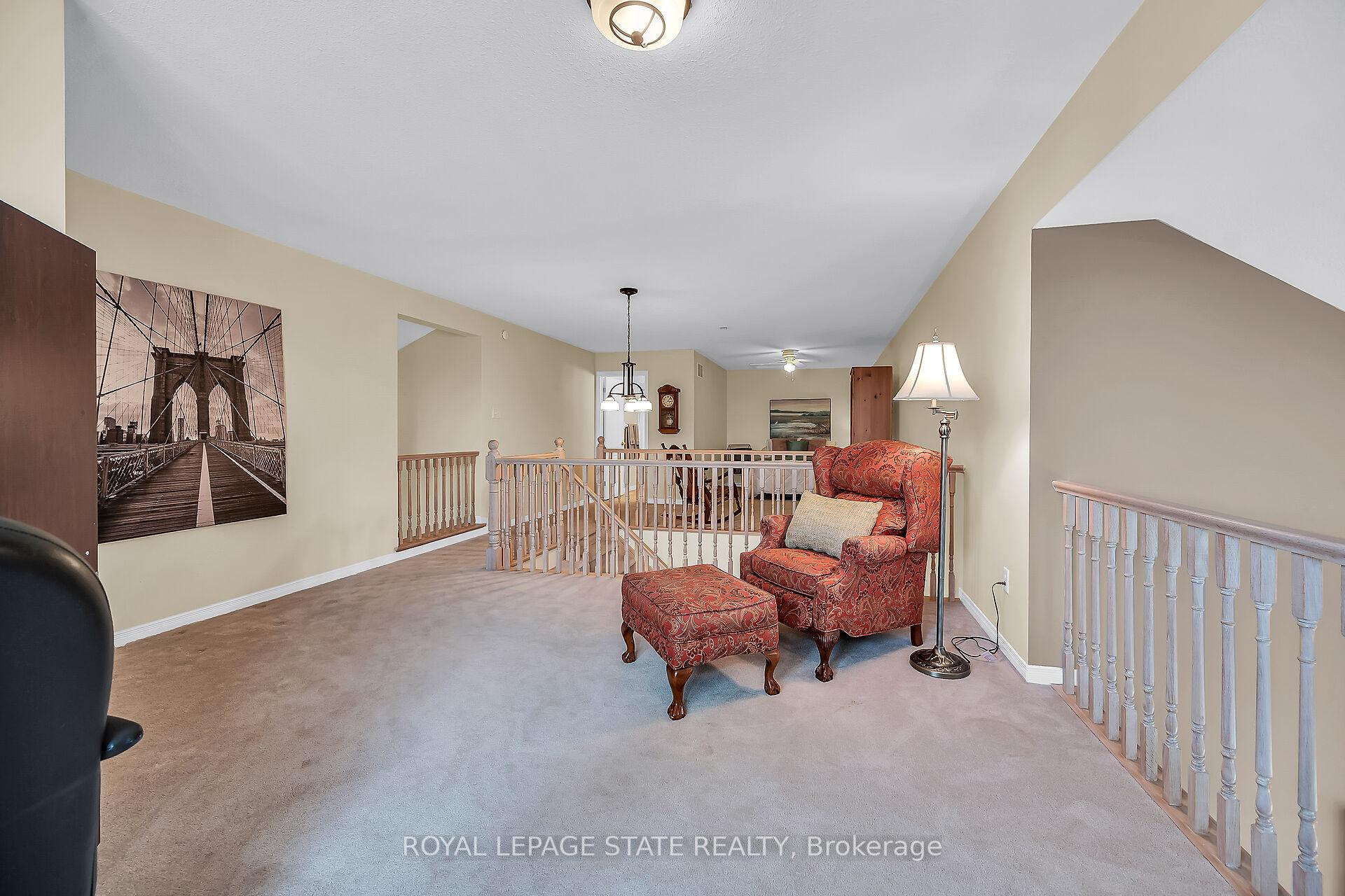 3 Bedrooms Condo at 212 Stonehenge,  Hamilton For sale