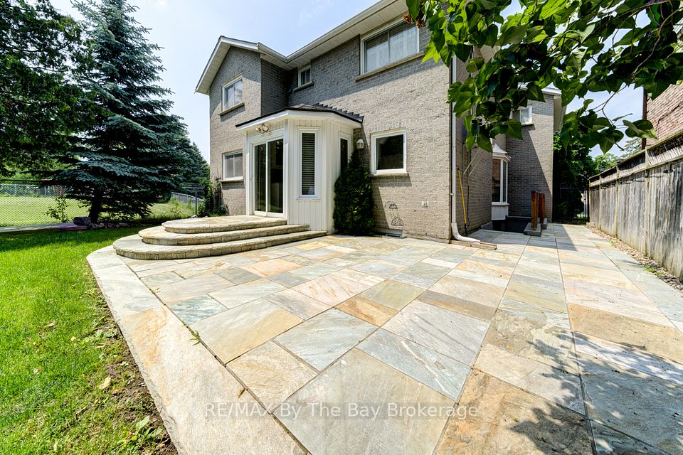 145 Old Surrey Lane, Richmond Hill, ON L4C 6R9