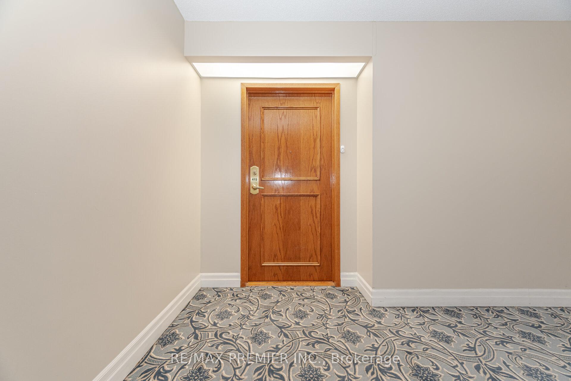 1 Bedroom Condo at 2502 Rutherford,  Vaughan For sale