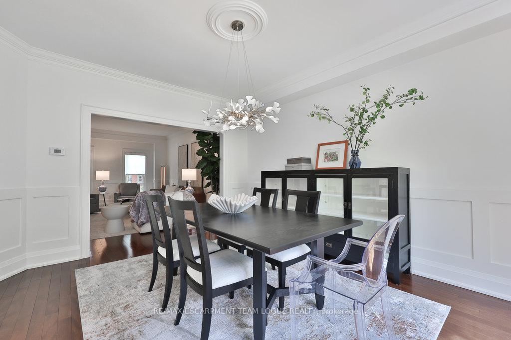 4 Bedrooms Condo at 4211 Millcroft Park, Burlington For sale