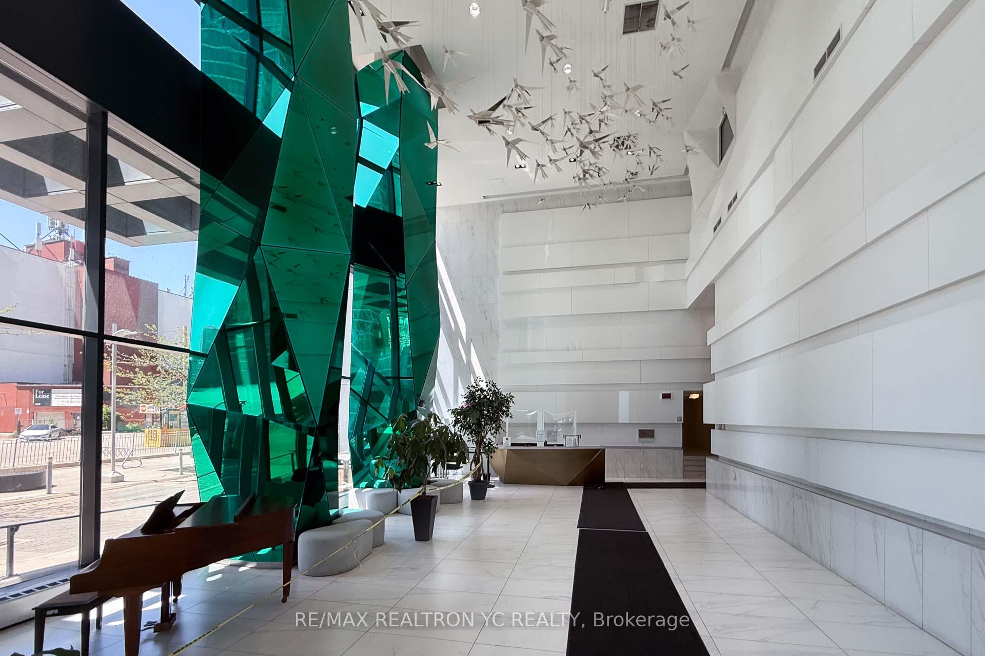2 Bedrooms Condo at 352 Front, Toronto For sale