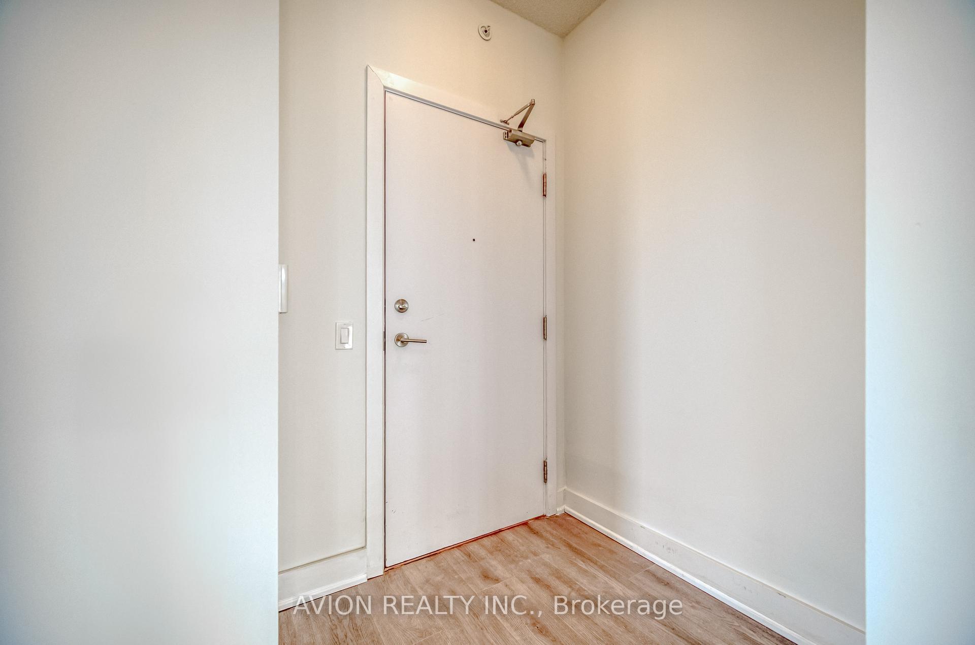 2 Bedrooms Condo at 128 Fairview Mall,  Toronto For sale