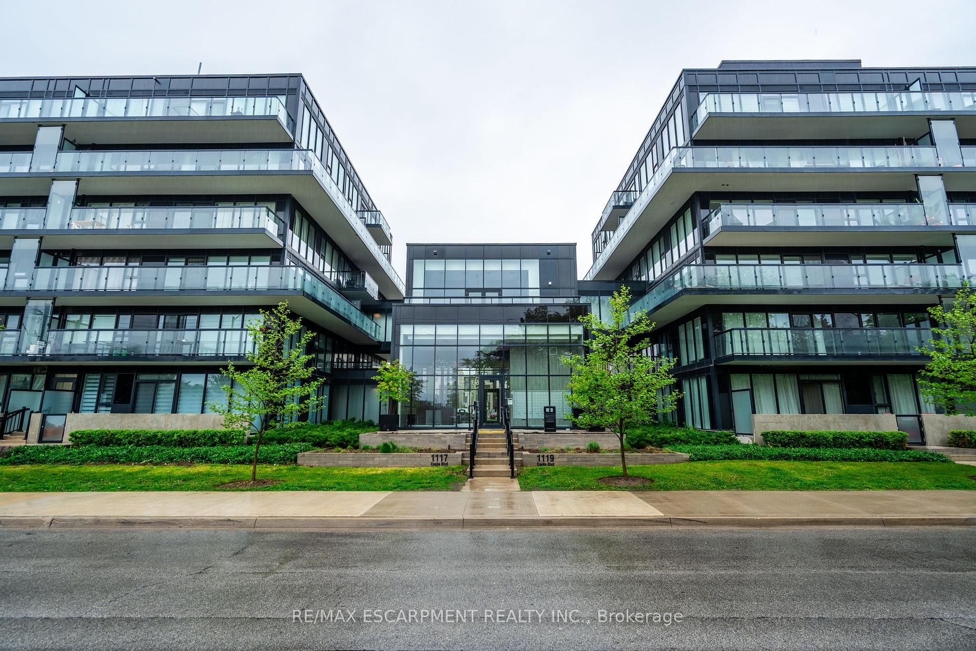 2 Bedrooms Condo at 1119 COOKE, Burlington For sale