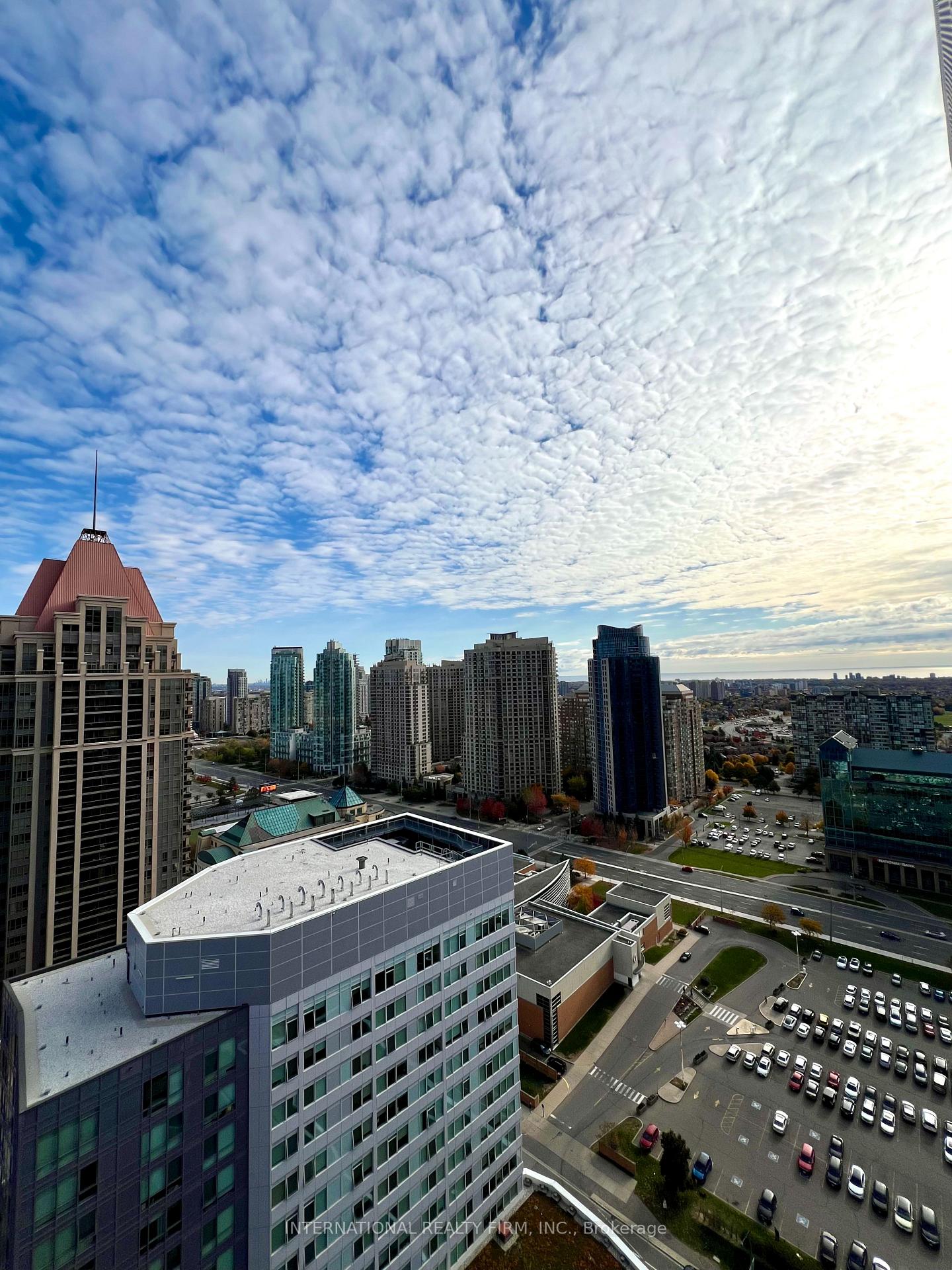 2 Bedrooms Condo at 4065 Confederation, Mississauga For sale