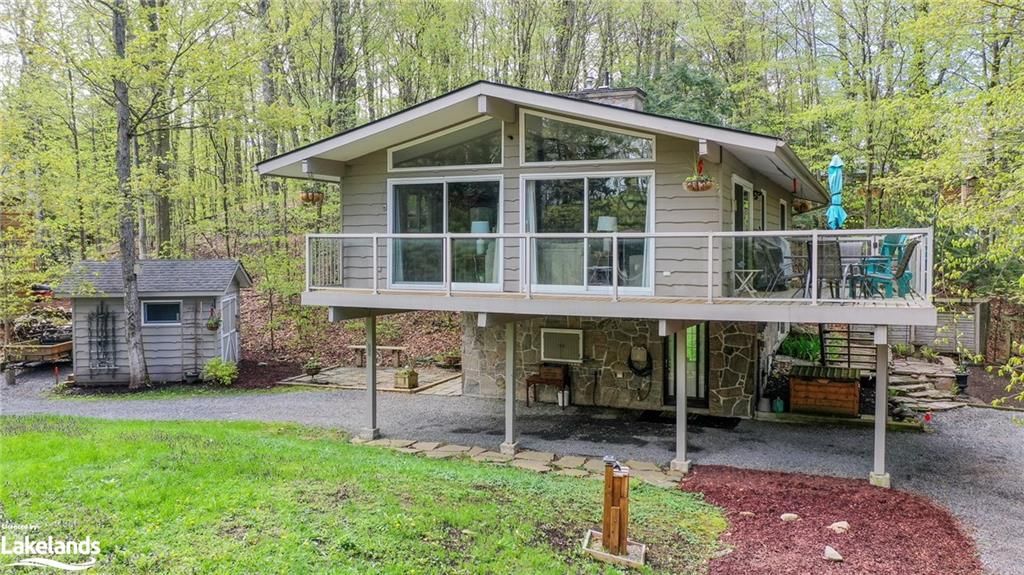 223 WOODLAND Drive Huntsville Ontario P1H 1A6
