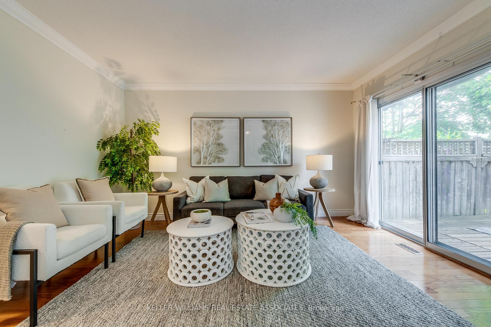 4 Bedrooms Condo at 3050 Orleans, Mississauga For sale