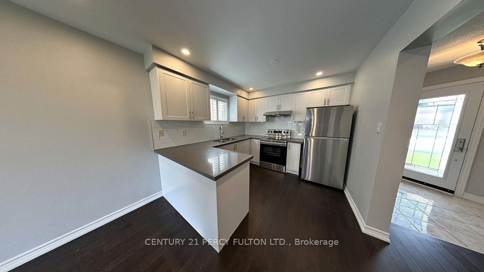 54 Rolling Acres Drive, Whitby, ON L1R 2B8