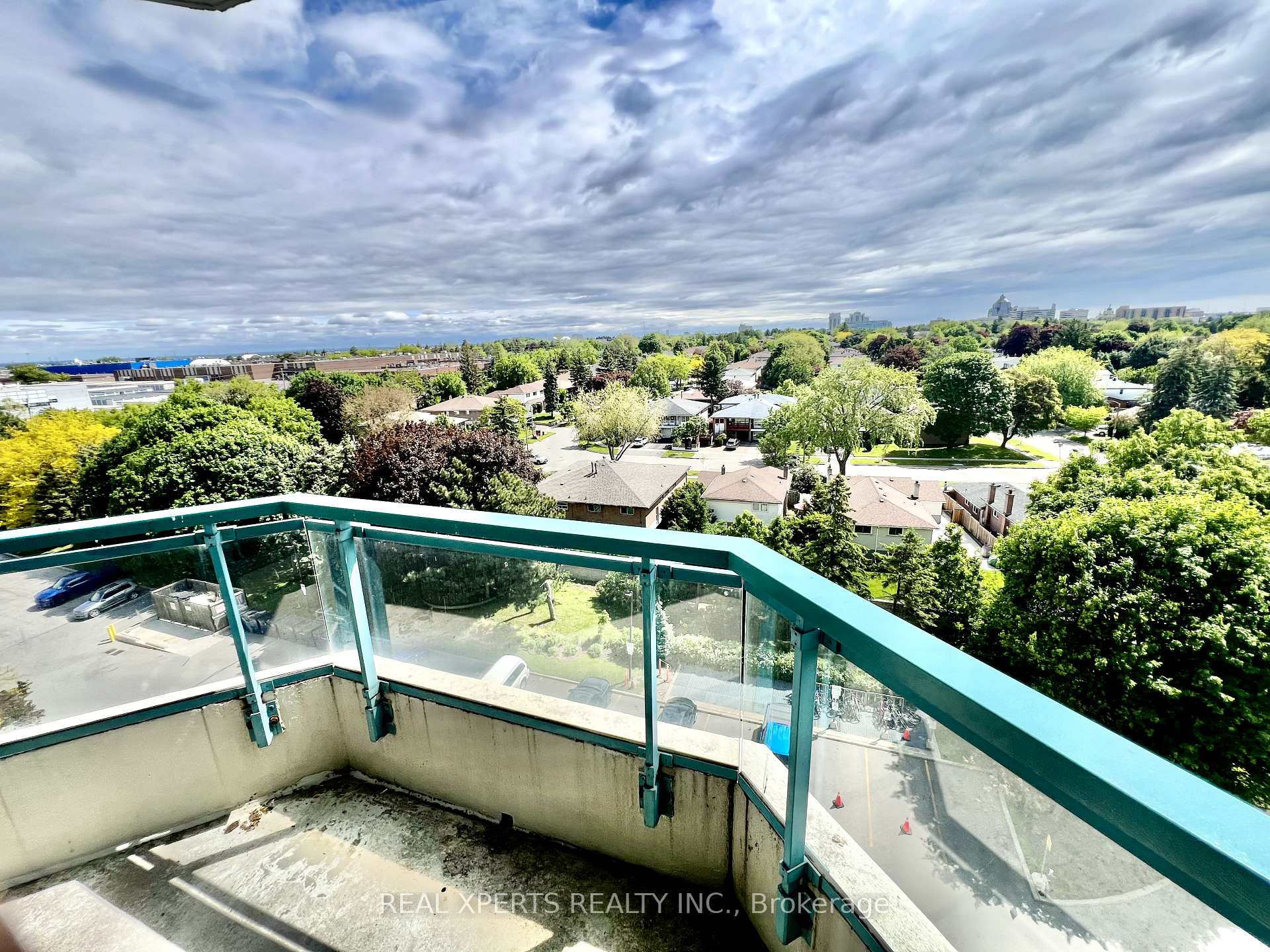 2 Bedrooms Condo at 4727 Sheppard, Toronto For sale