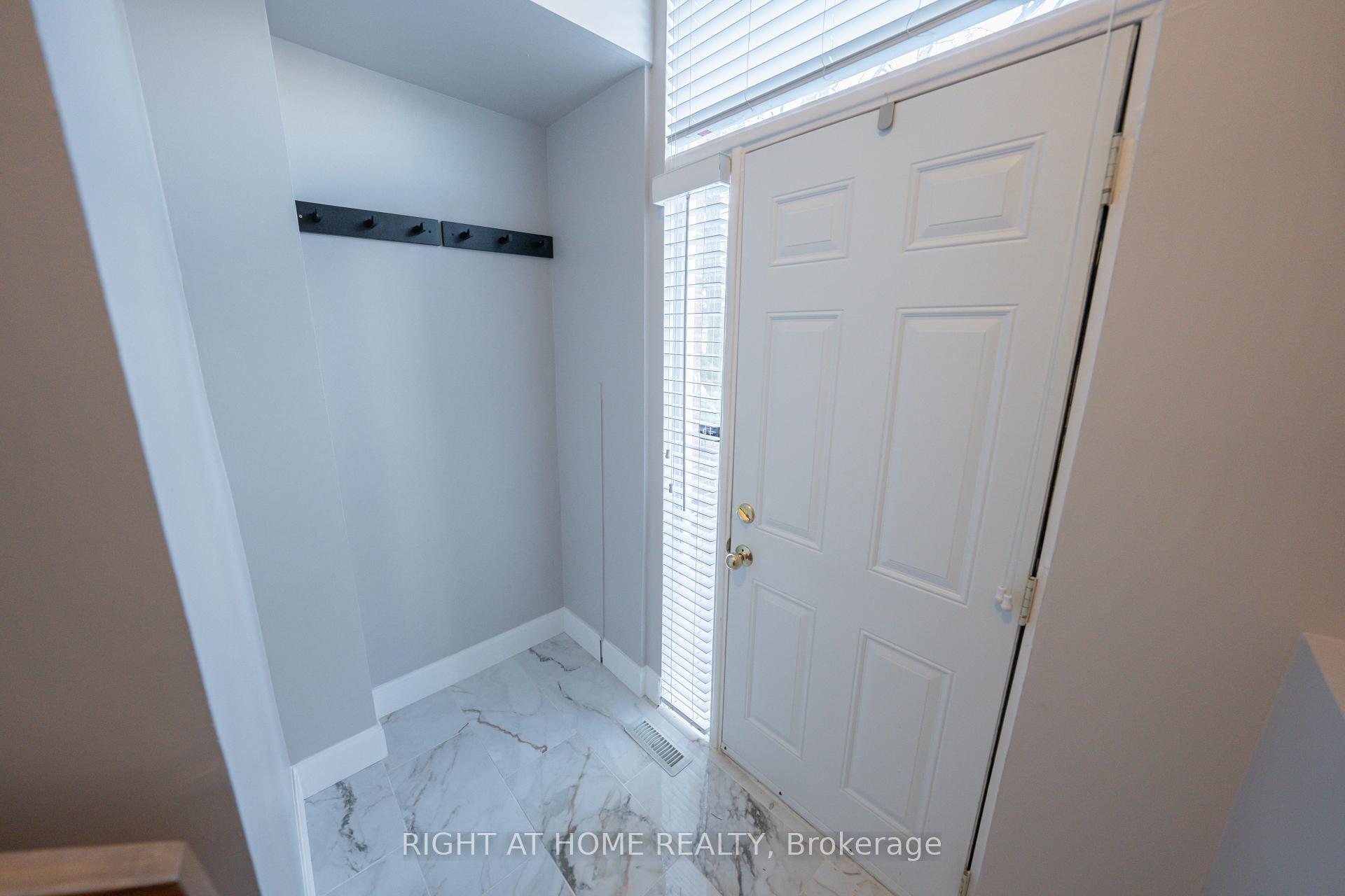 3 Bedrooms Condo at 43 Wild Ginger, Toronto For sale