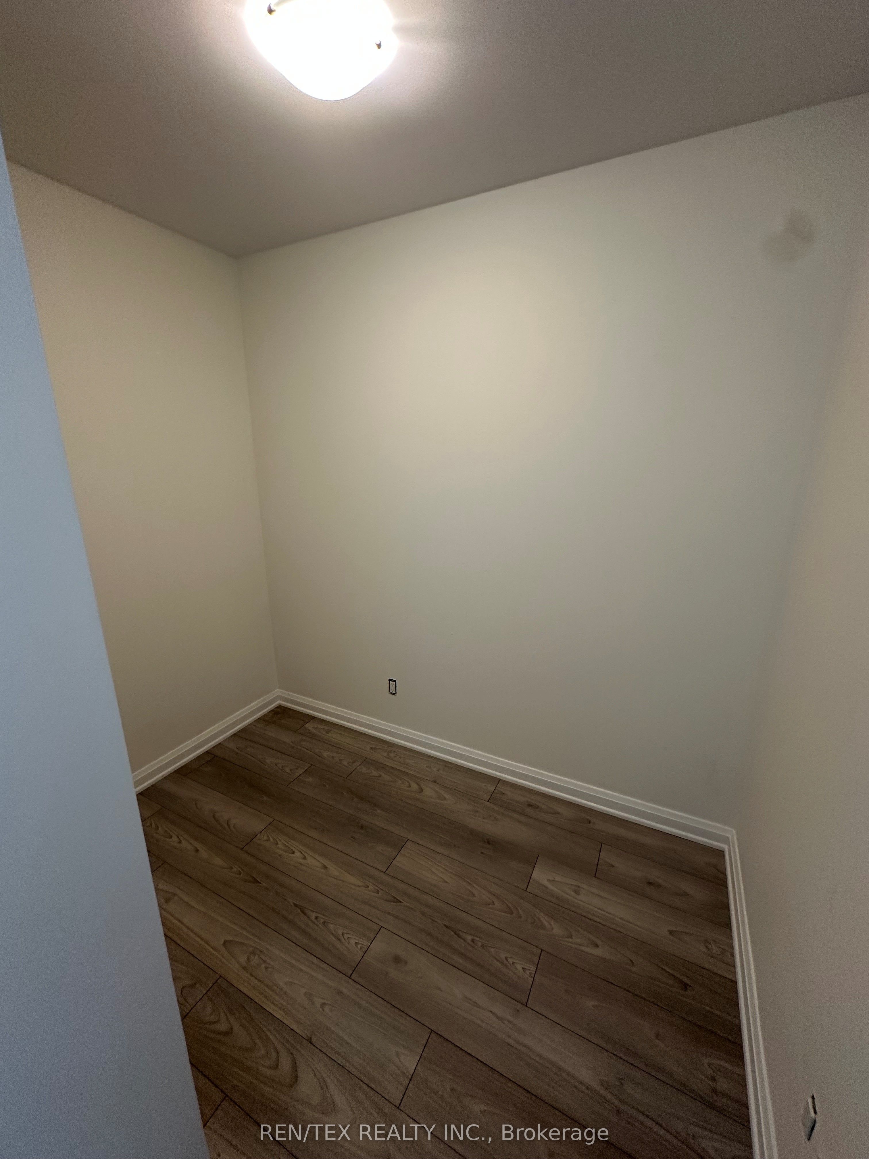7895 Jane Street, #903