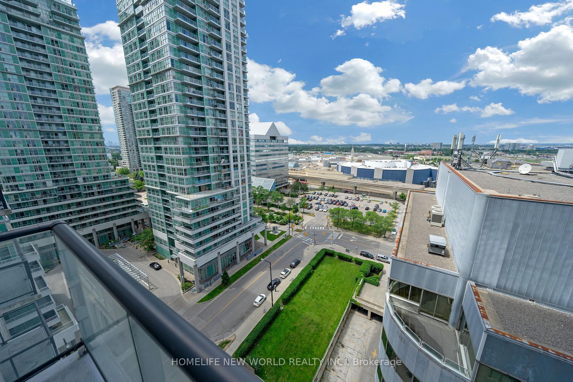 1 Bedroom Condo at 25 Town Centre,  Toronto For sale