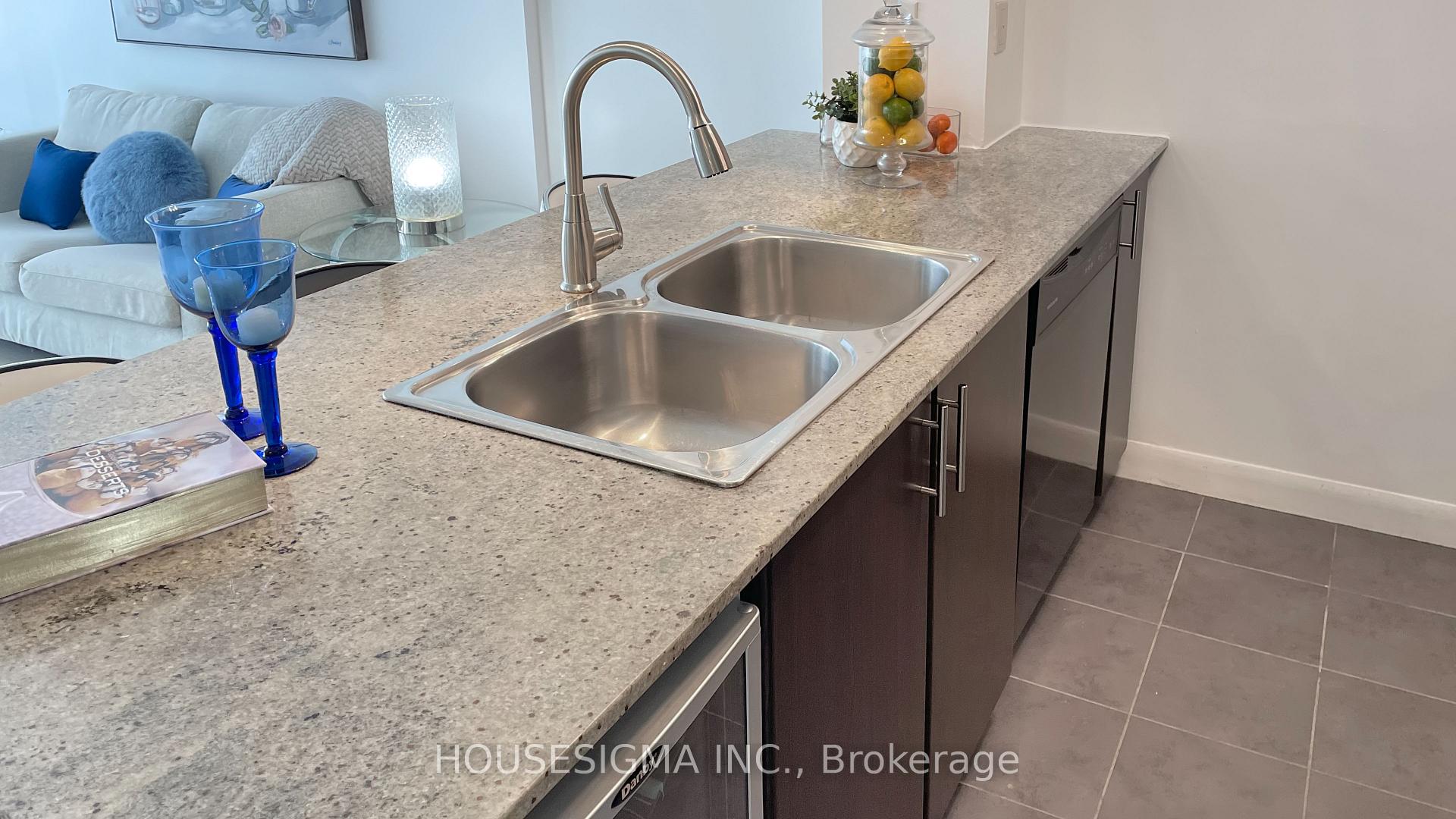 2 Bedrooms Condo at 190 Borough,  Toronto For sale