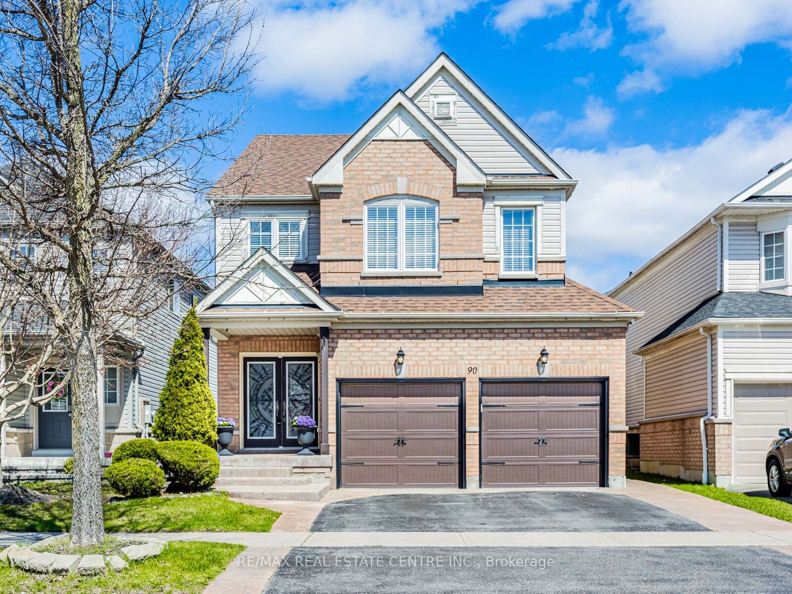 90 Solmar Avenue, Whitby, ON L1R 3G4