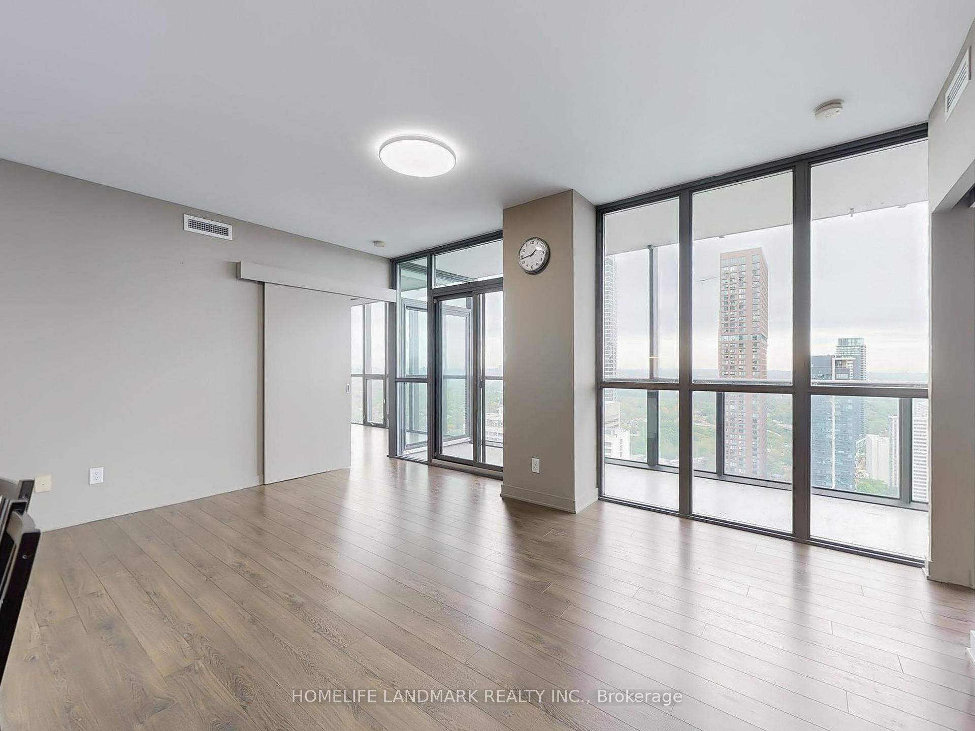 3 Bedrooms Condo at 110 Charles, Toronto For sale