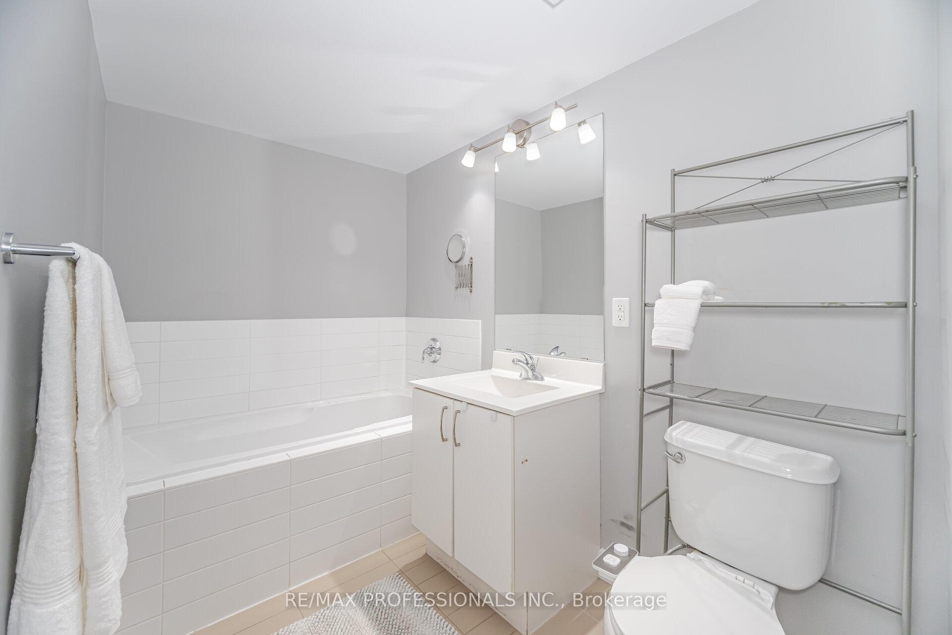2 Bedrooms Condo at 155 Legion, Toronto For sale
