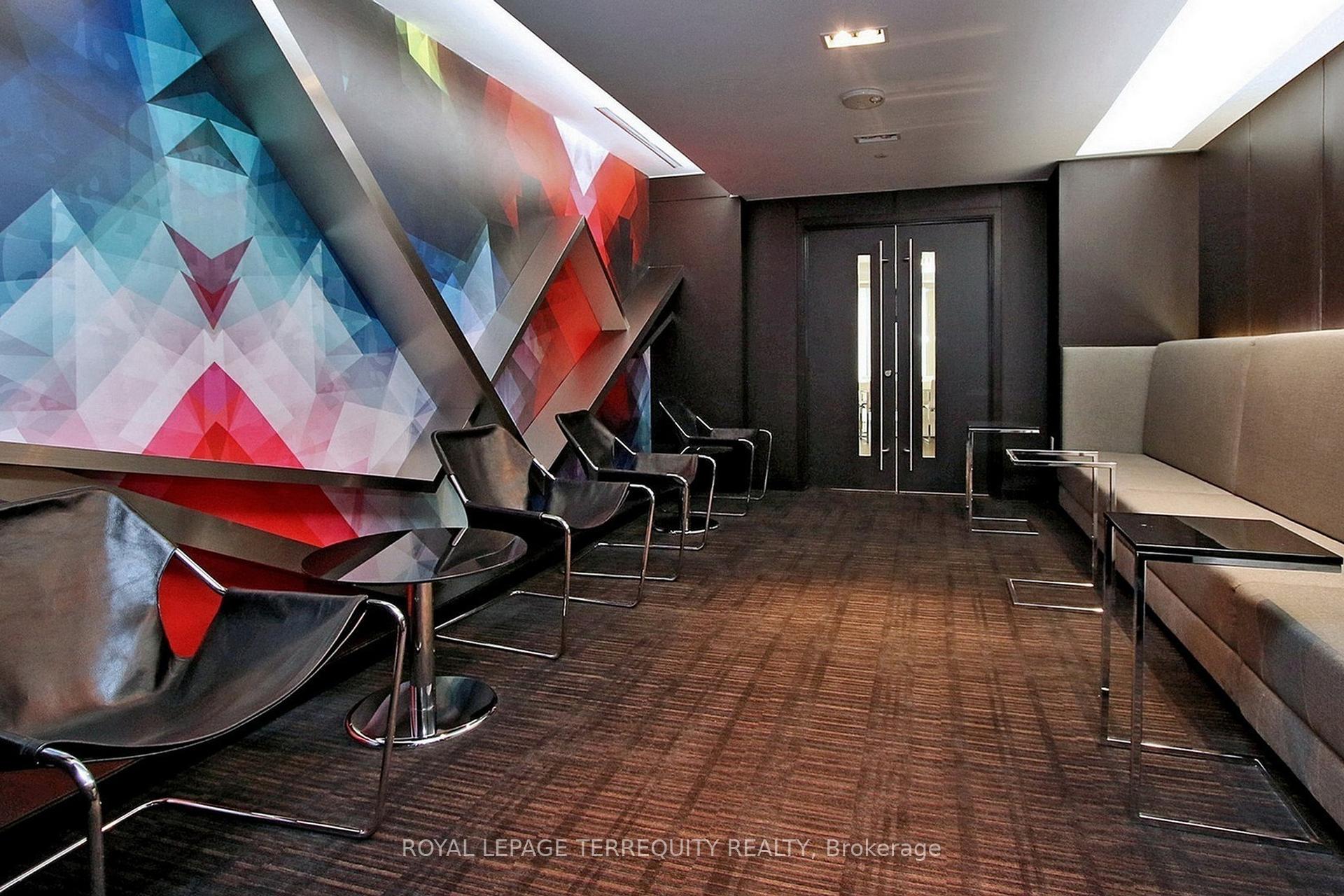 2 Bedrooms Condo at 8 The Esplanade, Toronto For sale