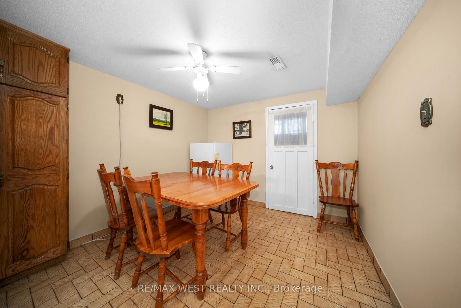 7 Harris Crescent