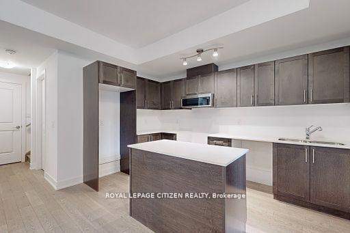 3 Bedrooms Condo at 1062 Douglas Mccurdy Comm, Mississauga For sale
