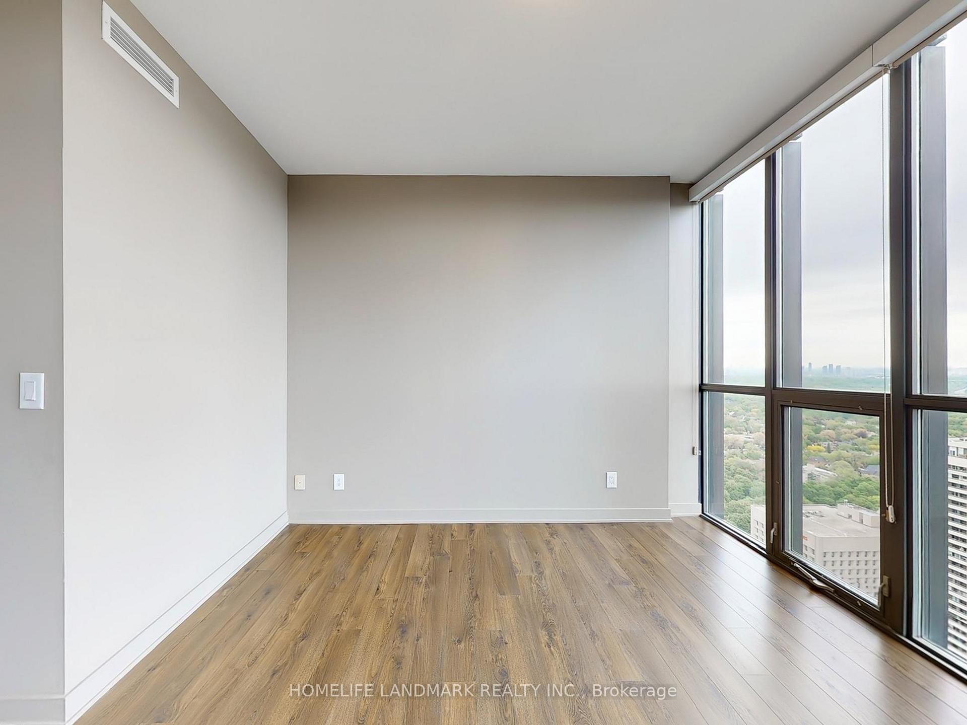 3 Bedrooms Condo at 110 Charles, Toronto For sale