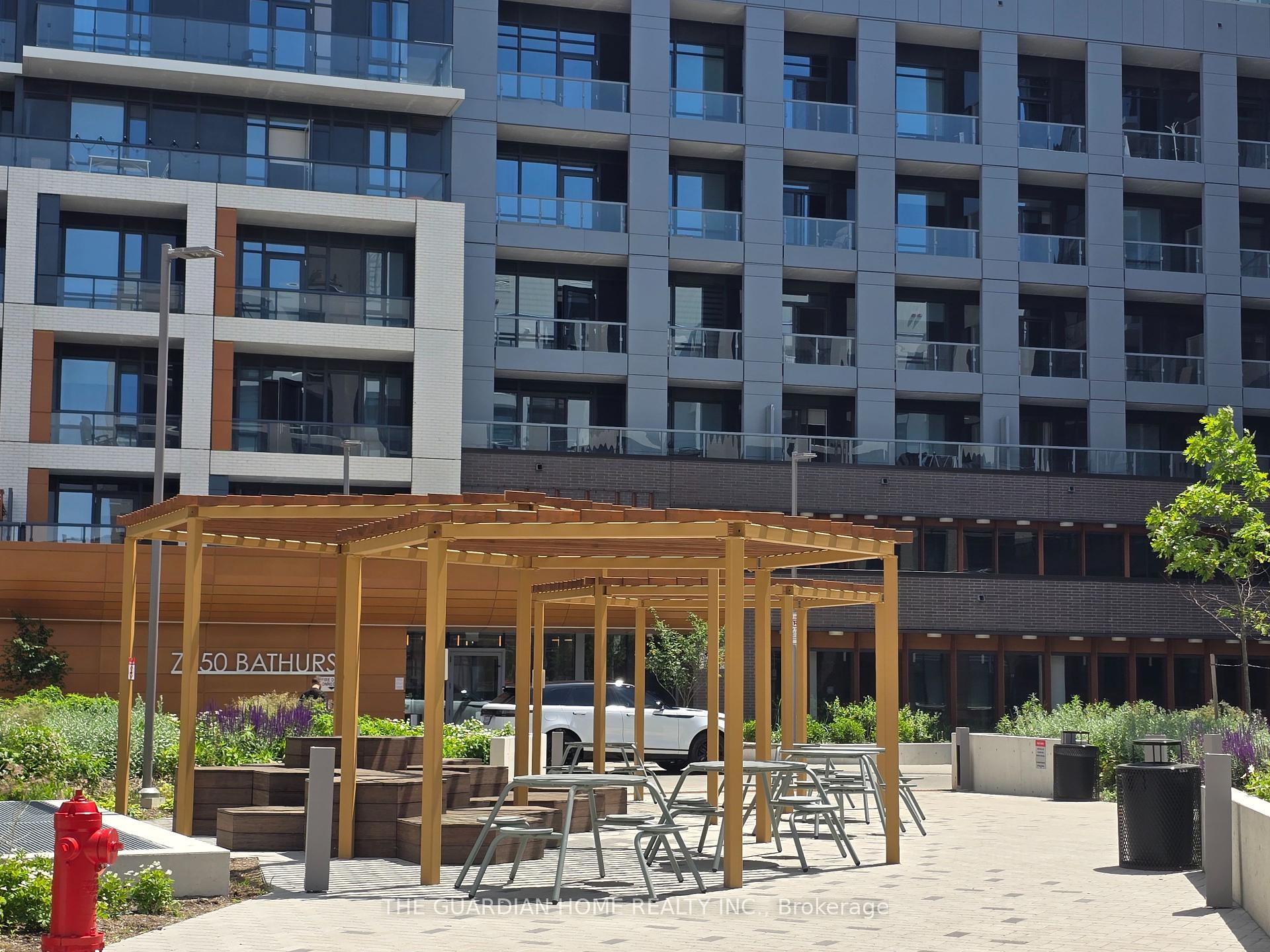 2 Bedrooms Condo at 7950 Bathurst, Vaughan For sale