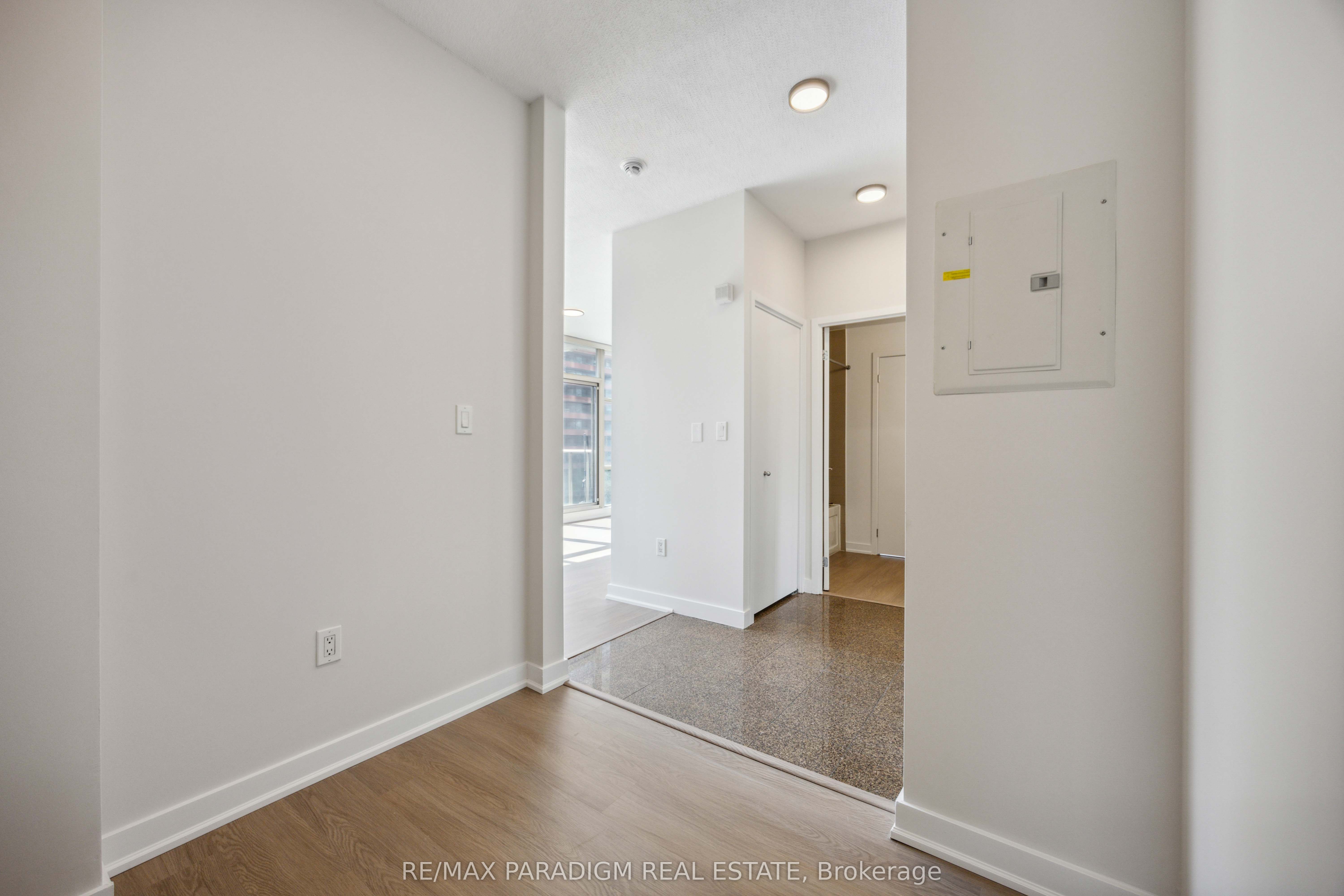9 Spadina Avenue, #611