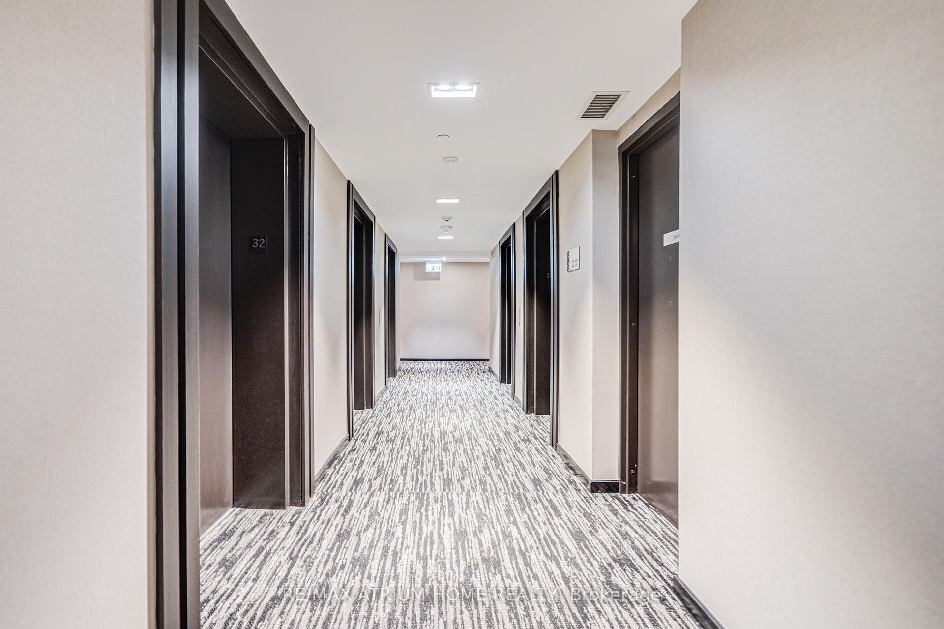 2 Bedrooms Condo at 501 Yonge, Toronto For sale