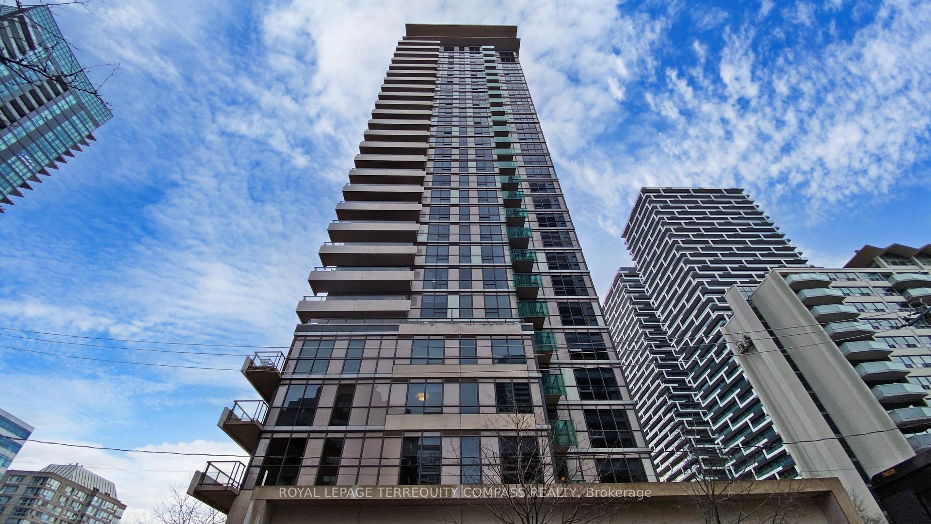 2 Bedrooms Condo at 70 Roehampton,  Toronto For sale