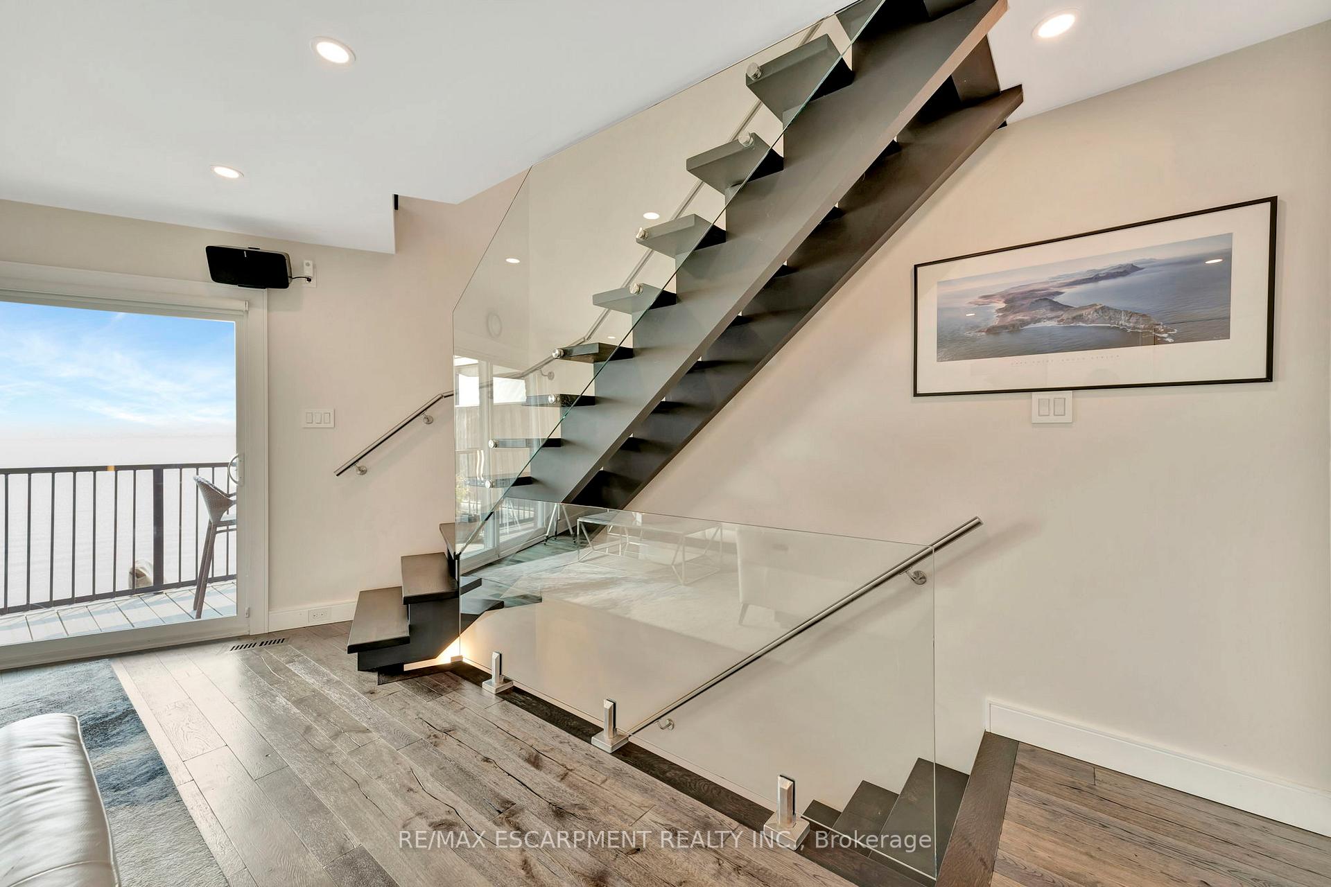 1 Bedroom Condo at 2136 Old Lakeshore, Burlington For sale