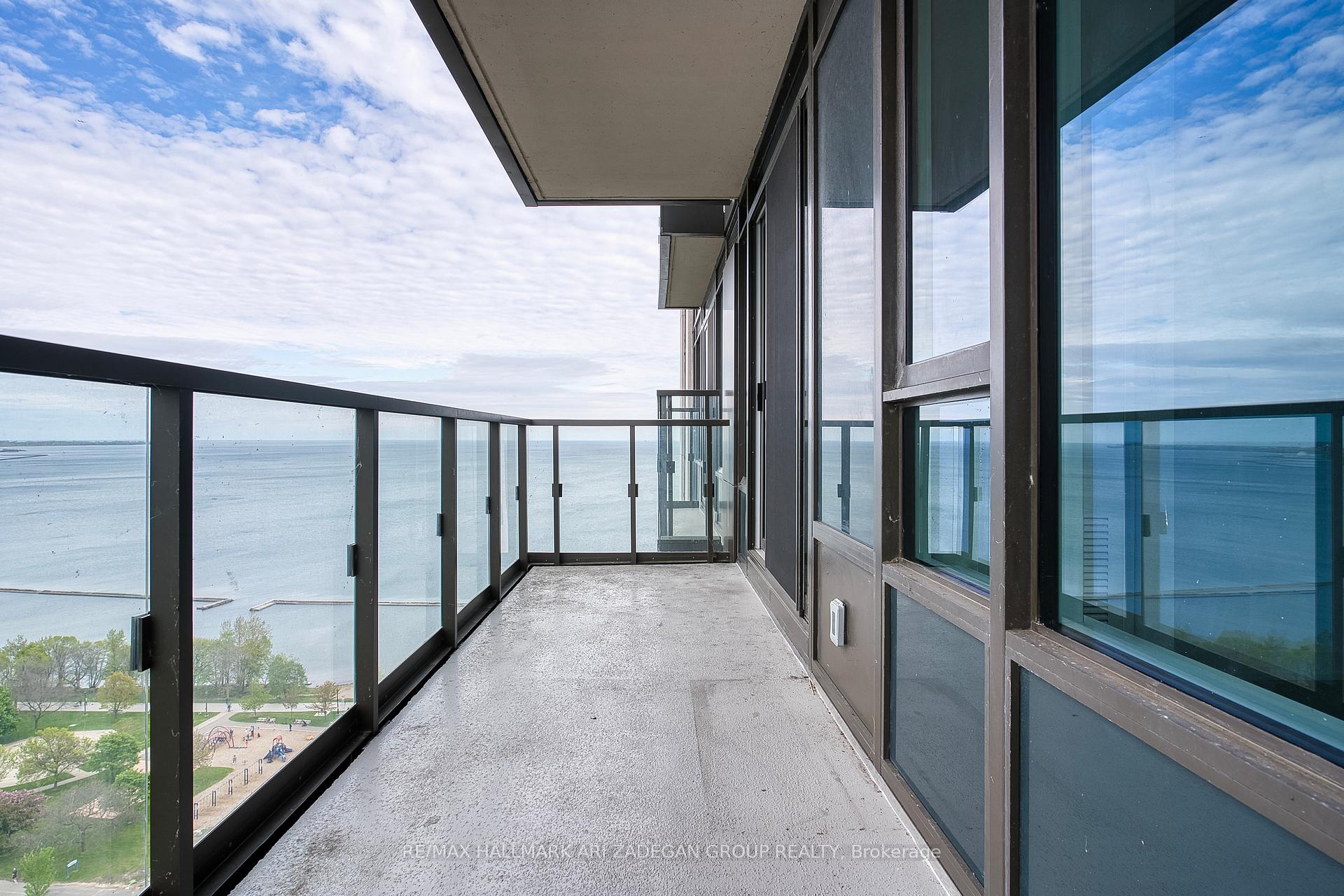 3 Bedrooms Condo at 1926 Lake Shore, Toronto For sale
