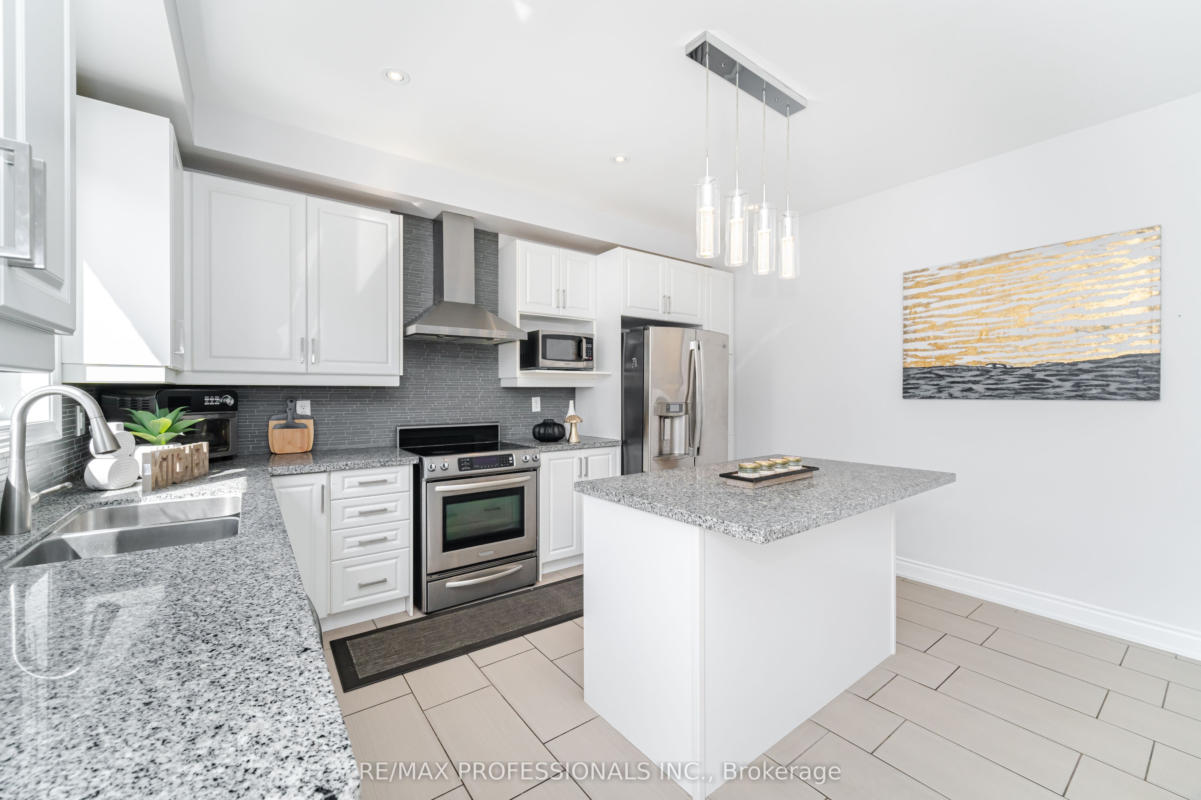 35 Lampman Crescent