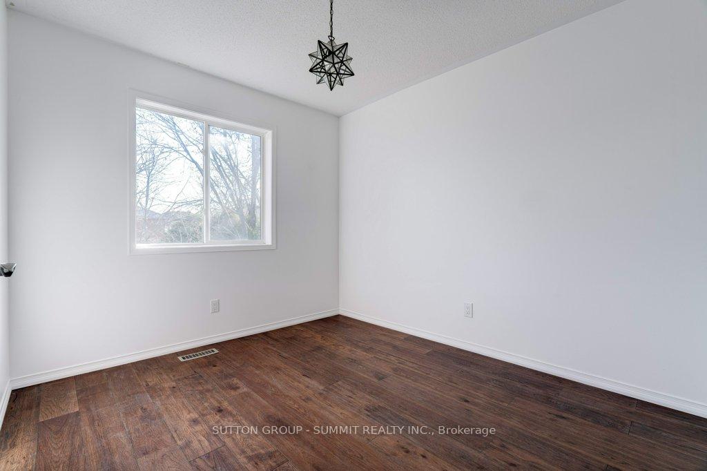 3 Bedrooms Condo at 1489 Heritage,  Oakville For sale