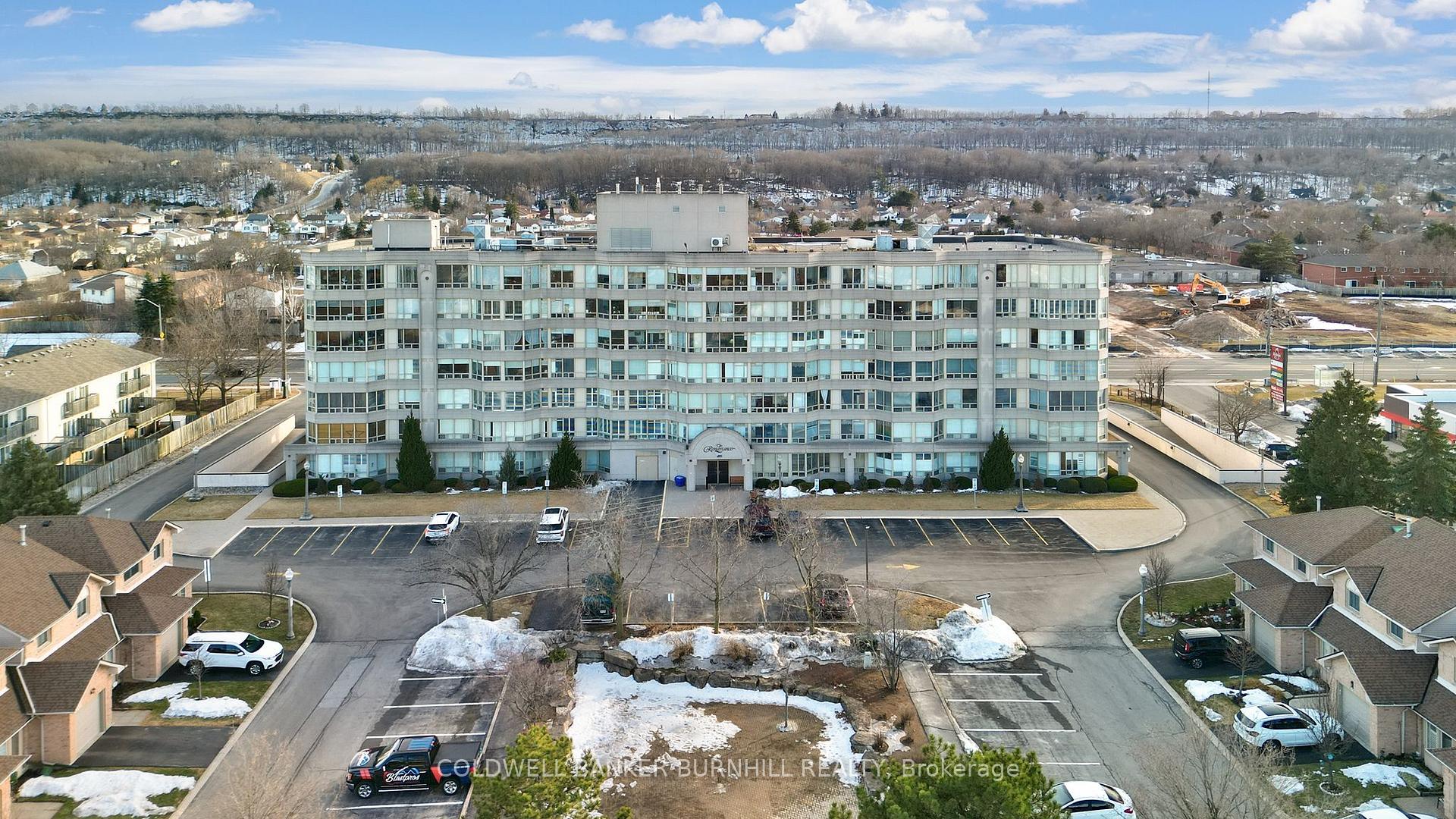 3 Bedrooms Condo at 495 Highway 8,  Hamilton For sale