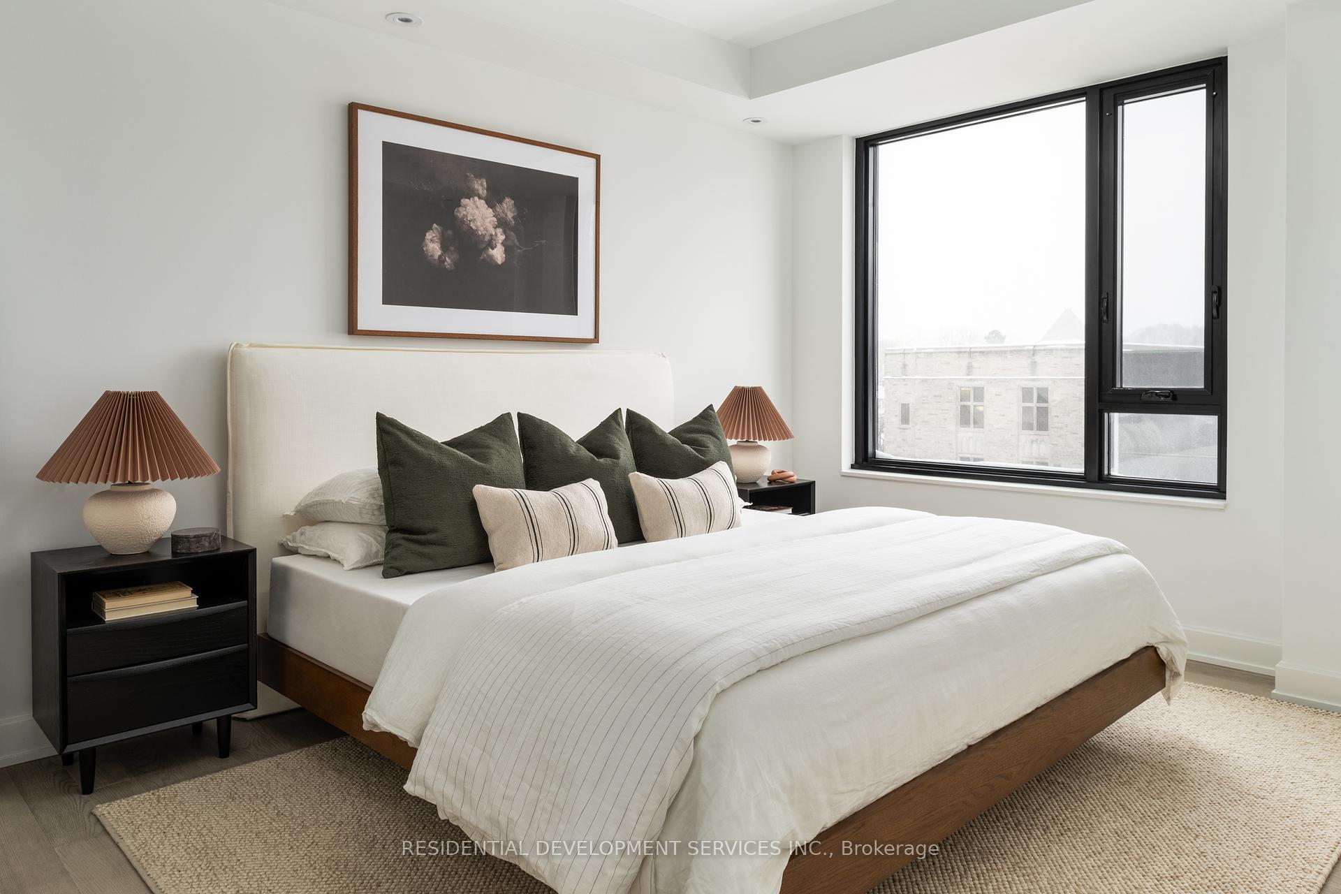 2 Bedrooms Condo at 1 Strathgowan, Toronto For sale