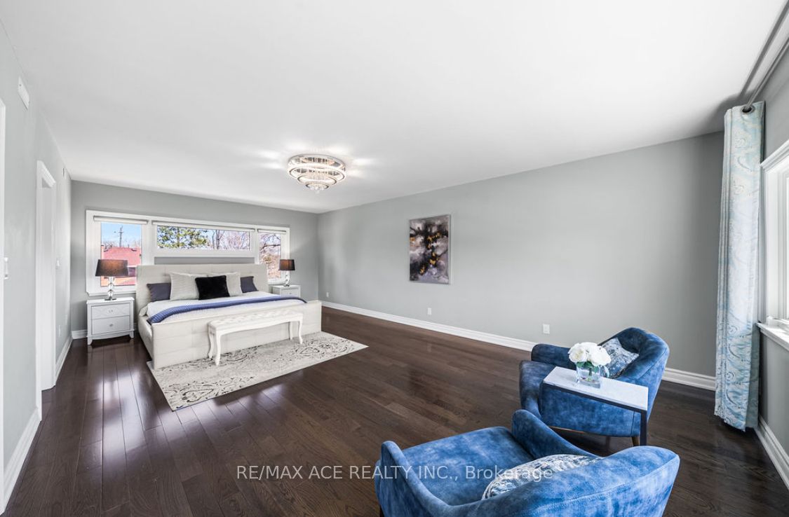 6 Oldborough Circle