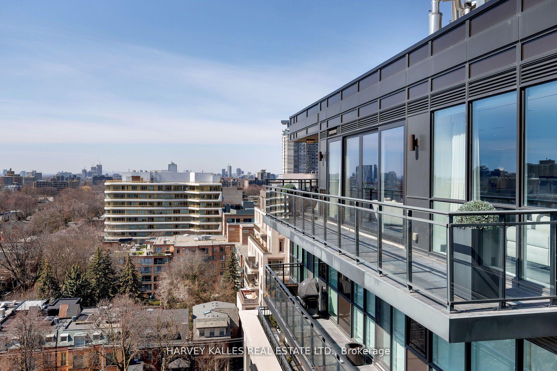 4 Bedrooms Condo at 181 Davenport, Toronto For sale