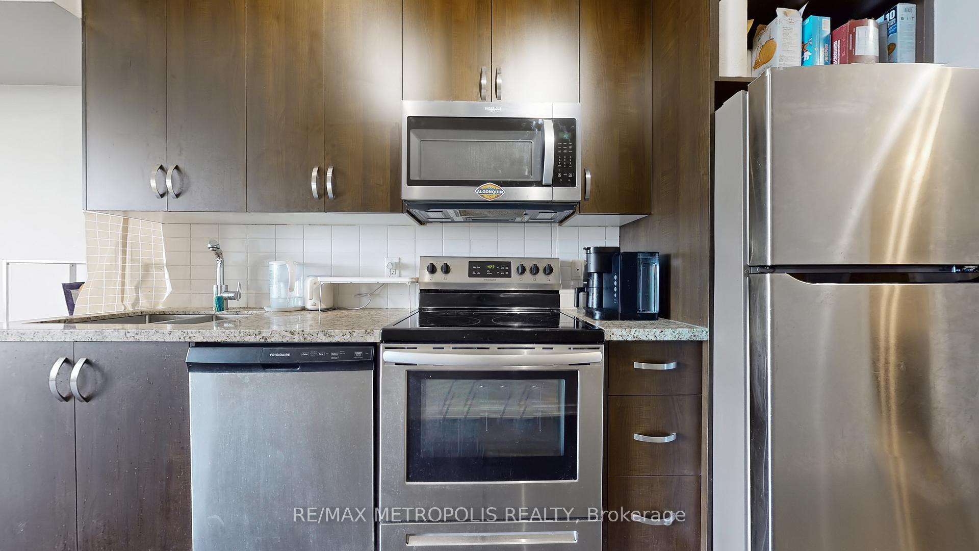 1 Bedroom Condo at 105 The Queensway, Toronto For sale