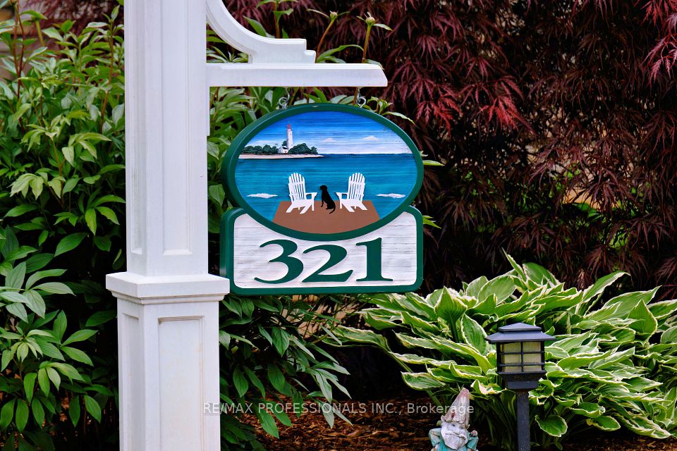 321 Wendy Lane, Oakville, ON L6L 4P9