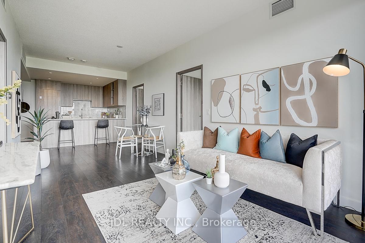 3 Bedrooms Condo at 95 Mcmahon, Toronto For sale