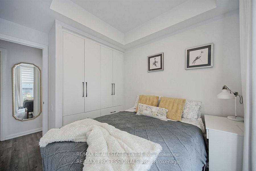 3 Bedrooms Condo at 15 Brin, Toronto For sale