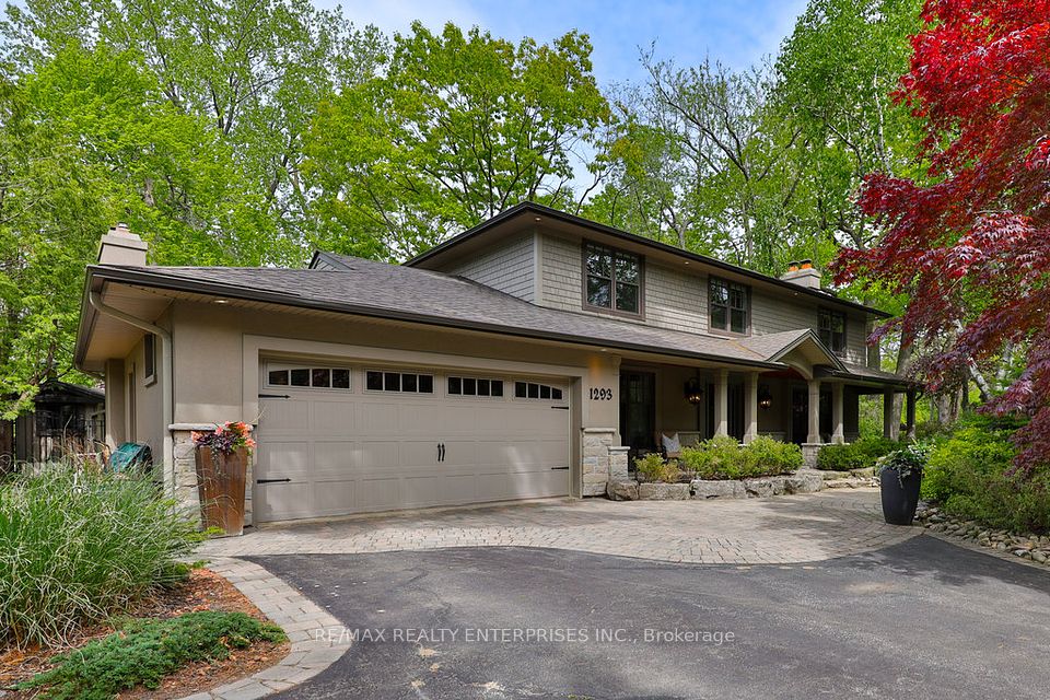 1293 Greenoaks