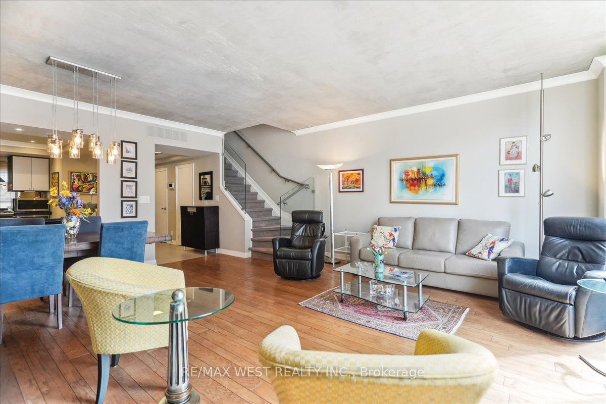 3 Duplex Avenue, #108