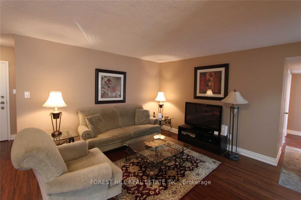 2 Bedrooms Condo at 633 Bay, Toronto For sale