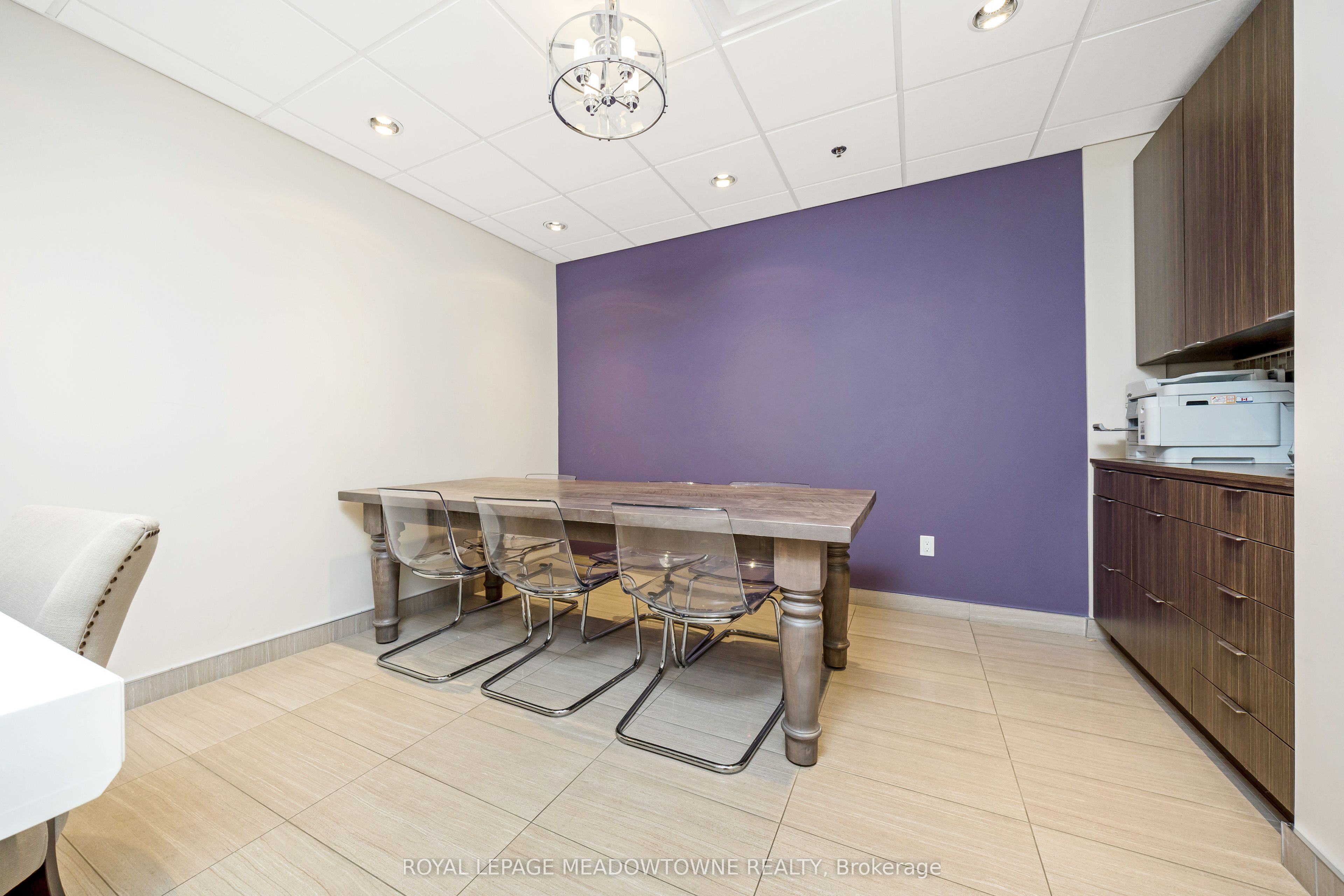 450 Bronte Street S, #110