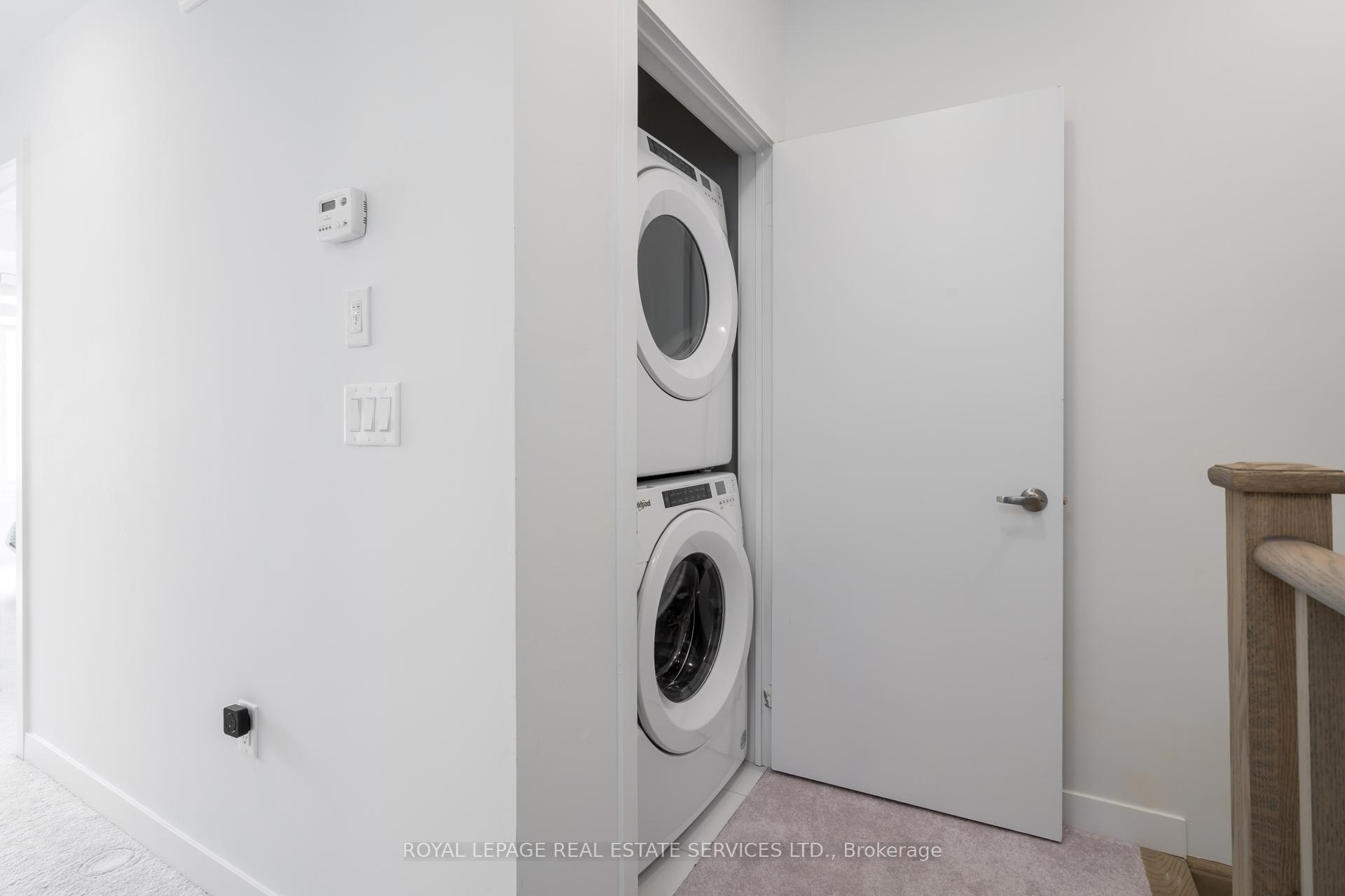 2 Bedrooms Condo at 3415 RIDGEWAY, Mississauga For sale