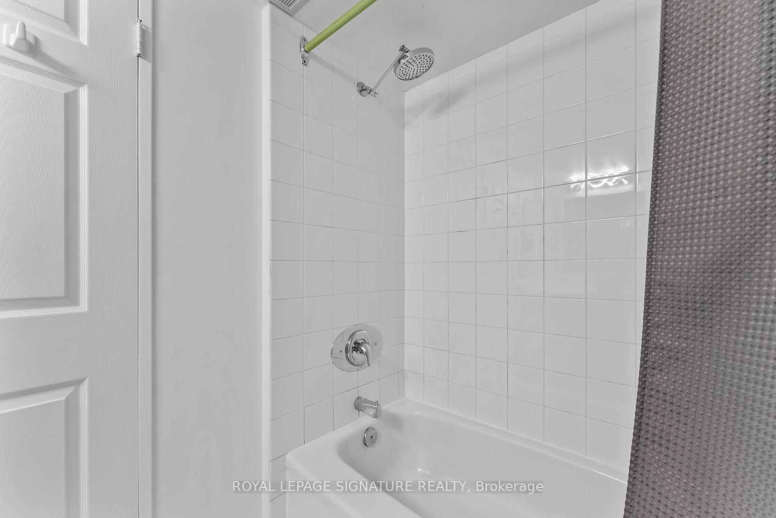 2 Bedrooms Condo at 24 Wellesley, Toronto For sale