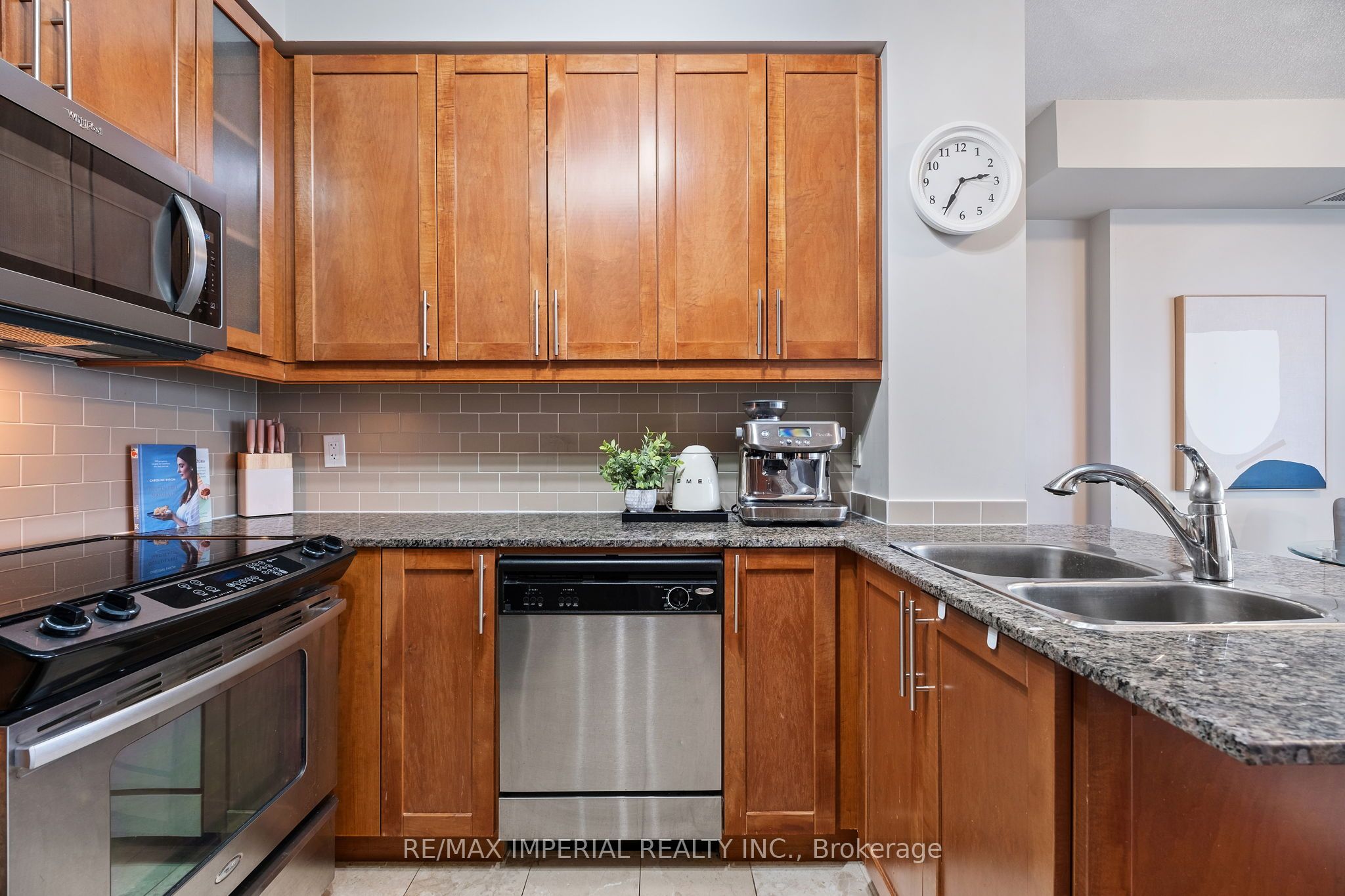 18 Holmes Avenue, #2210