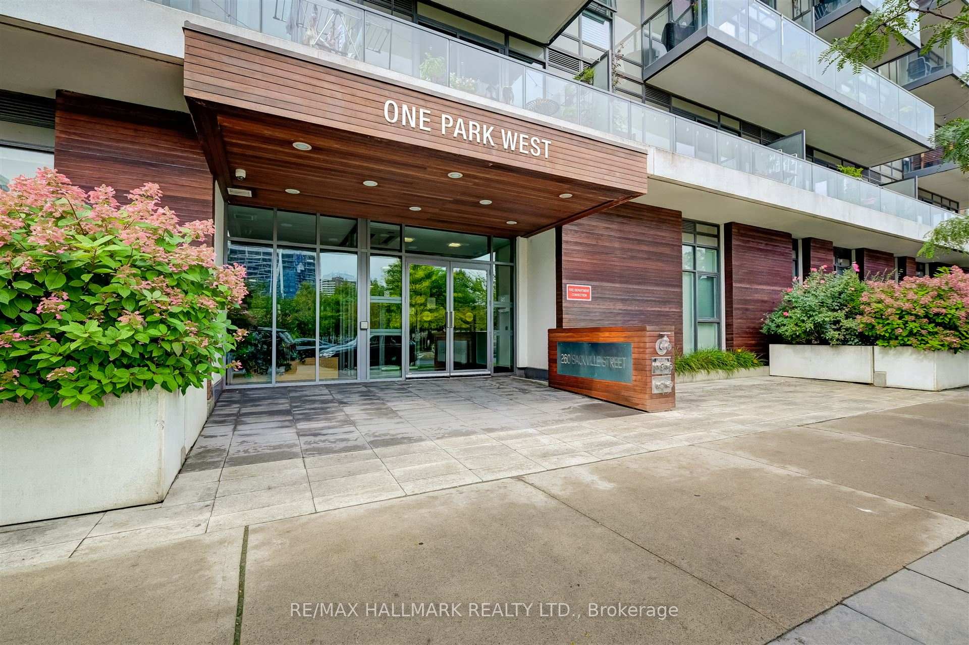 2 Bedrooms Condo at 260 Sackville, Toronto For sale