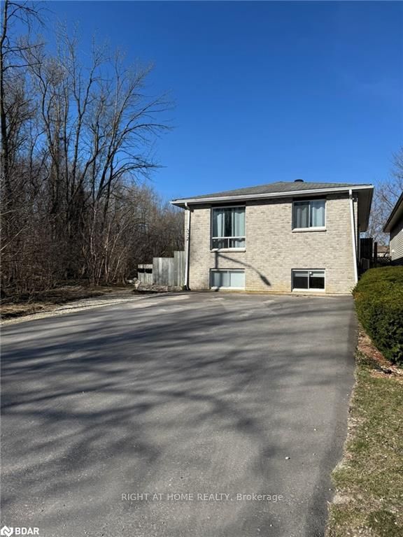 572 Spruce