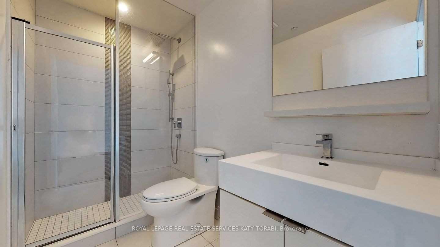 2 Bedrooms Condo at 28 Avondale, Toronto For sale