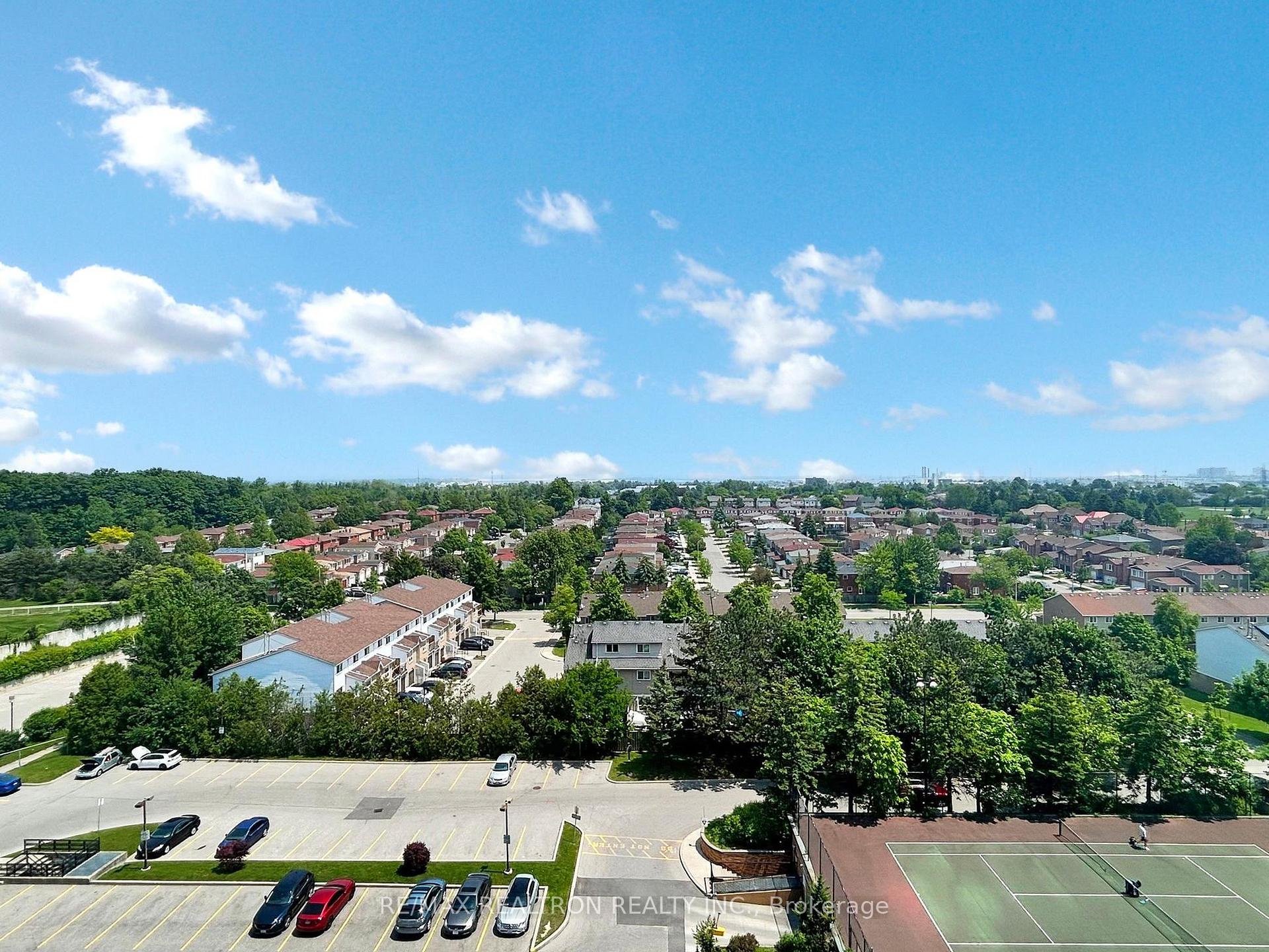 3 Bedrooms Condo at 88 Alton Tower, Toronto For sale